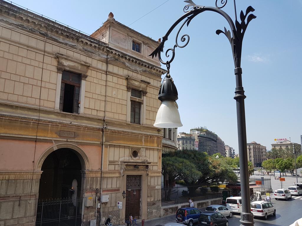 Piazza Politeama Apartamento Palermo Exterior foto