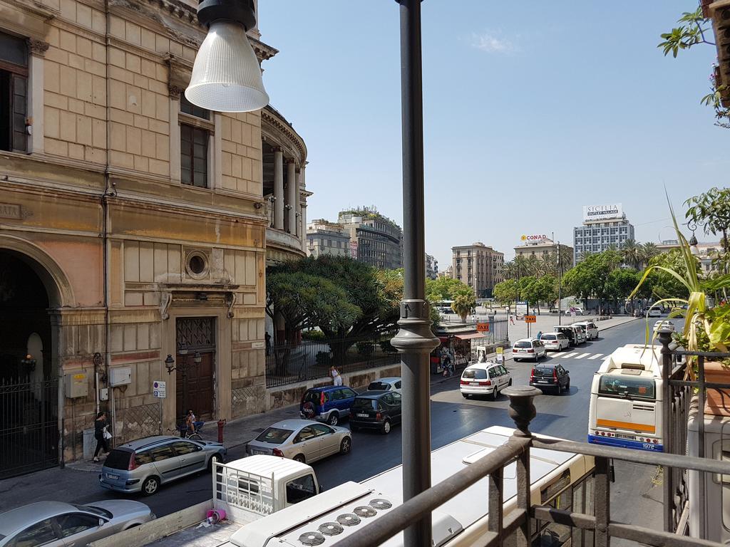 Piazza Politeama Apartamento Palermo Exterior foto